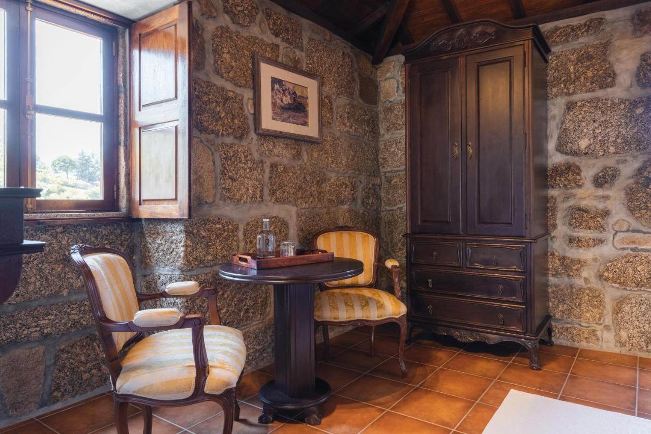 Gasthaus Quinta Do Outeiro Resende Exterior foto