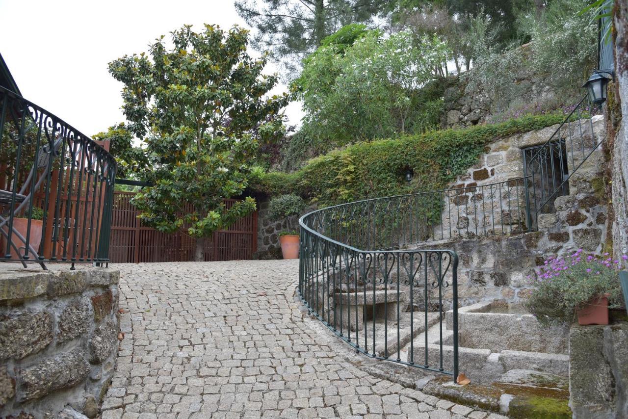 Gasthaus Quinta Do Outeiro Resende Exterior foto