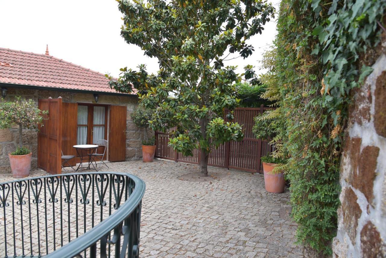 Gasthaus Quinta Do Outeiro Resende Exterior foto