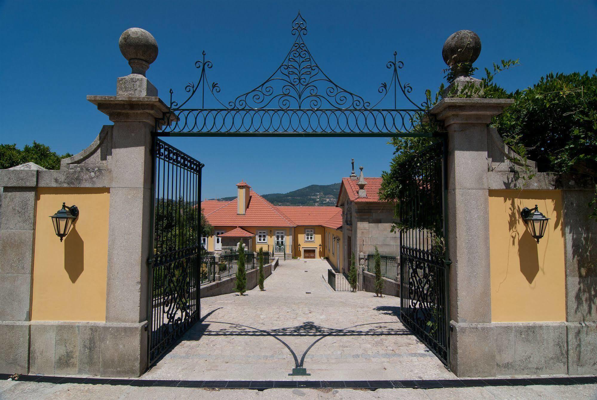 Gasthaus Quinta Do Outeiro Resende Exterior foto
